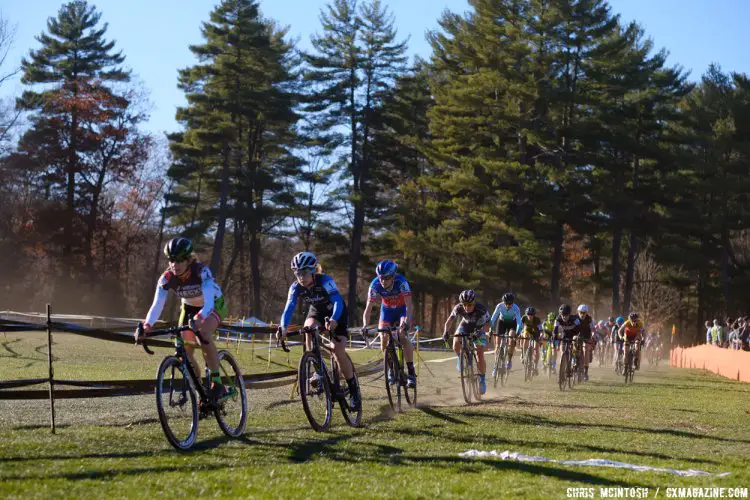 The Elite women on lap one. © Chris McIntosh