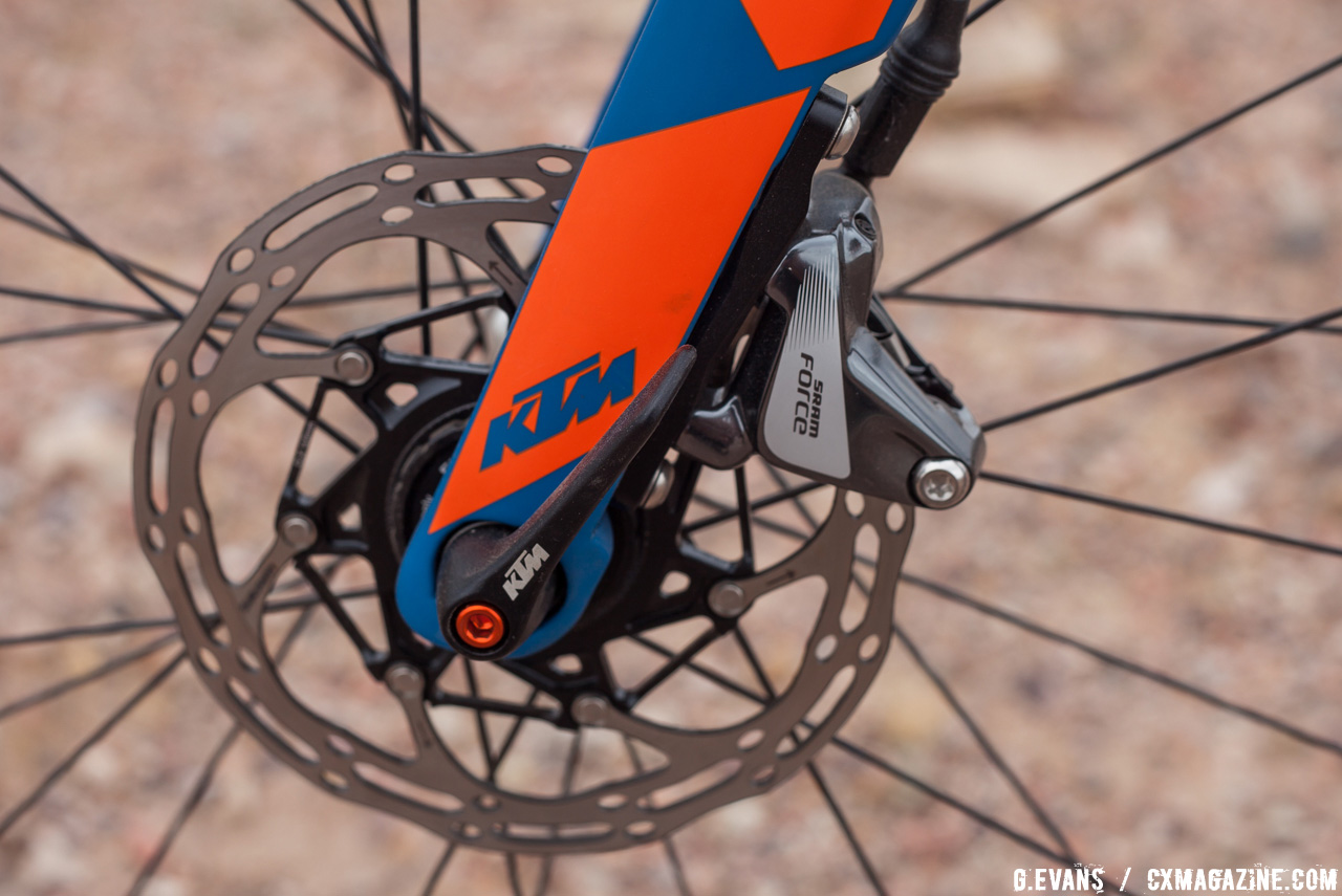 SRAM Force hydraulic disc brakes with 