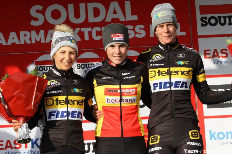 Jaarmarktcross in Niel Women's Podium: Sanne Cant (first), Jolien Vershueren (second), Ellen van Loy (third) © B. Hazen / Cyclocross Magazine