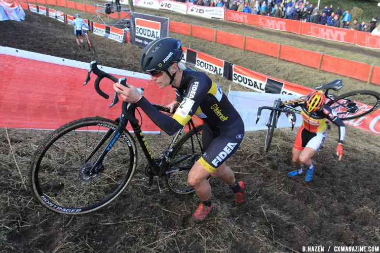 Ellen van Loy leads Sanne Cant at the 2016 Soudal Classics Jaarmarktcross in Niel. © B. Hazen / Cyclocross Magazine