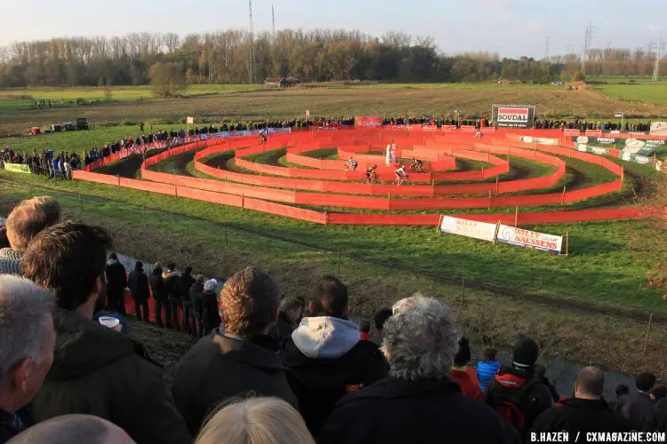 The spiral gave competitors a good gauge of their competition. © B. Hazen / Cyclocross Magazine