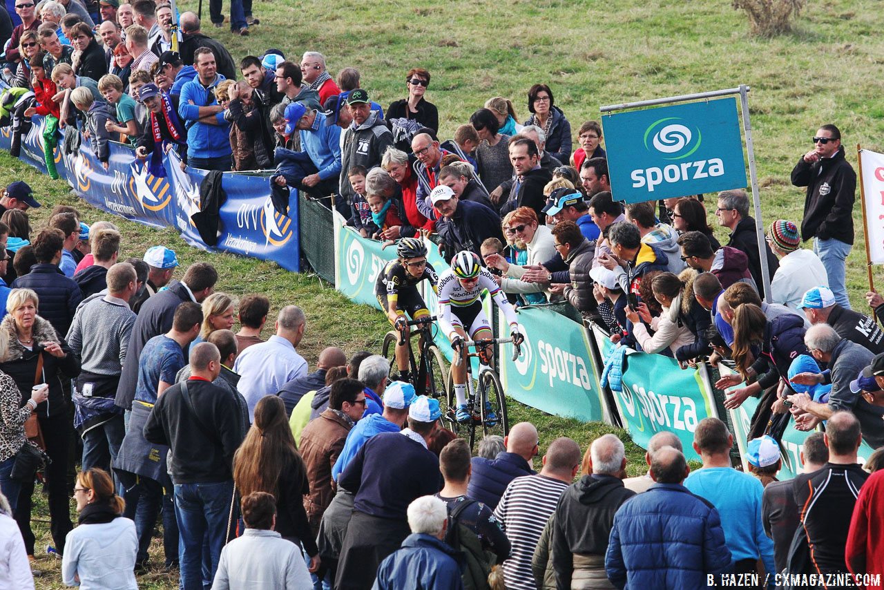 A duel for the ages. Verschueren and De Jong. Elite Women. 2016 Koppenbergcross, DVV Verzekeringen Trofee Series race #2. © B. Hazen / Cyclocross Magazine