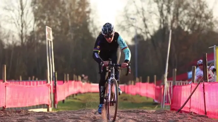Hanka Kupfernagel previews the 2016 Zeven Cyclocross World Cup course in the preview video.