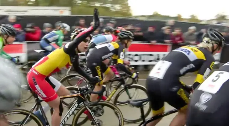 2016 Soudal Classics GP Hasselt - Sanne Cant protests a false start