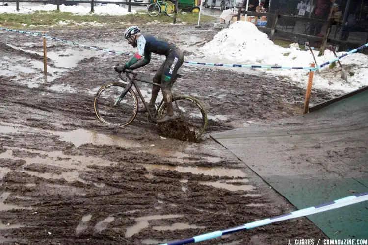 Garry Millburn through the mud at the 2016 Rapha Super Cross Nobeyama, Japan. © J. Curtes / Cyclocross Magazine
