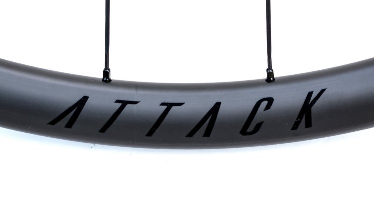 Reynolds Attack carbon rims get new, subtle "waterslide" graphics. C. Lee / Cyclocross Magazine