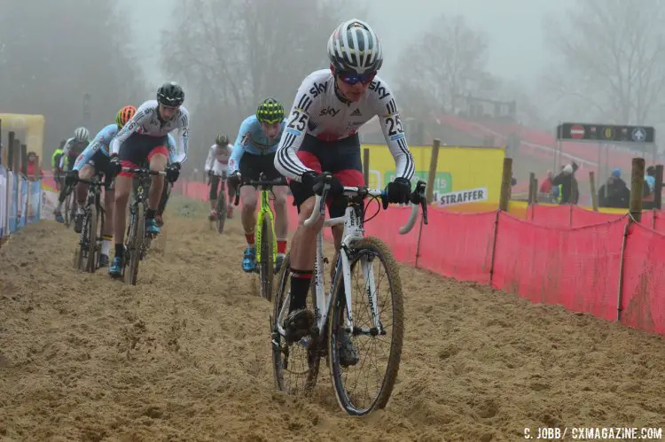 Thomas Pidcock (Great Britain) handles the sand pit during the Zeven Junior Men's race. © C. Jobb / Cyclocross Magazine