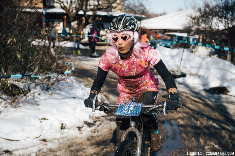 The amateurs reveal their cyclocross spirit. 2016 Nobeyama Rapha Super Cross Day 1. © Jeff Curtes