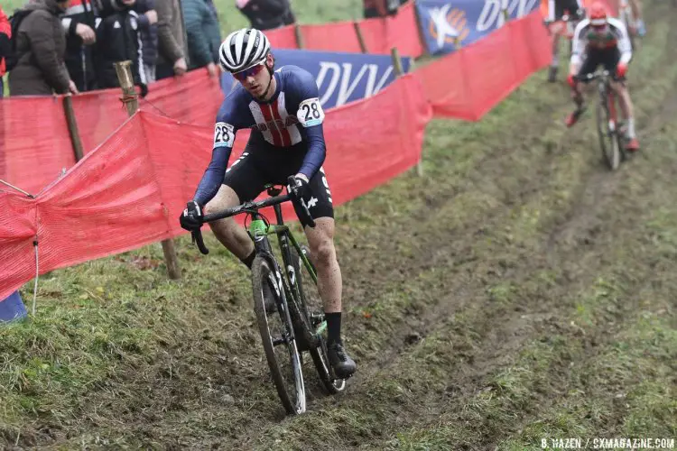 Cooper Willsey navigates the tricky off-camber. 2016 Namur Cyclocross World Cup, U23 Men. © B. Hazen / Cyclocross Magazine