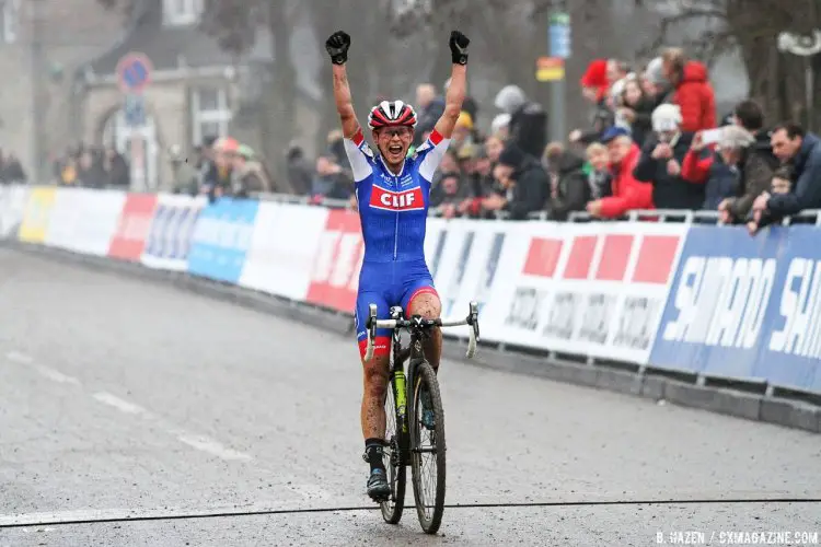 Katerina Nash takes her second Namur World Cup win in three years. 2016 Namur UCI Cyclocross World Cup - Elite Women. © B. Hazen / Cyclocross Magazine