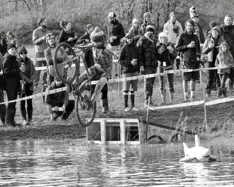 Some attempted to jump the shark, but most just got dunked. 2016 SSCXWC consolation round. © M. Estes / Cyclocross Magazine