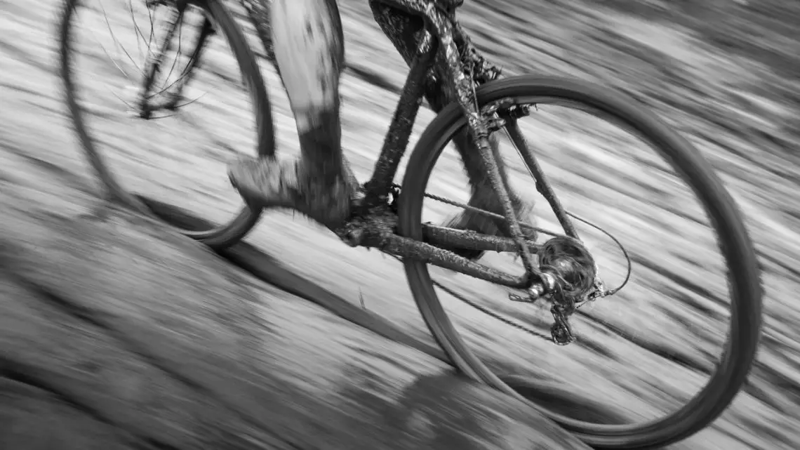 Races did their best to cut through the mud to find grip and speed.2016 Nobeyama Rapha Super Cross Day 2. © Jeff Curtes