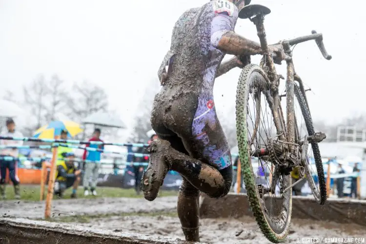 Hirohide Kubota kept his FMB tubulars clean on his way to 23rd. 2016 Nobeyama Rapha Super Cross Day 2. © Jeff Curtes