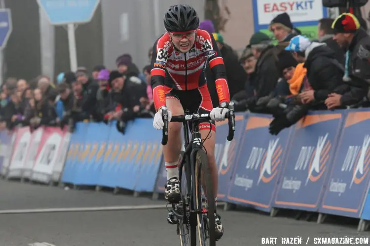 2016 Azencross Elite Women's race. © Bart Hazen / Cyclocross Magazine