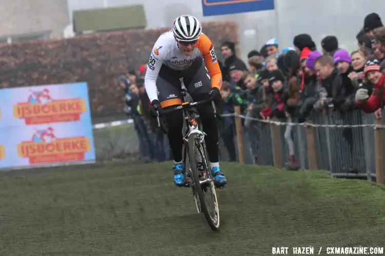 2016 Azencross Elite Women's race. © Bart Hazen / Cyclocross Magazine