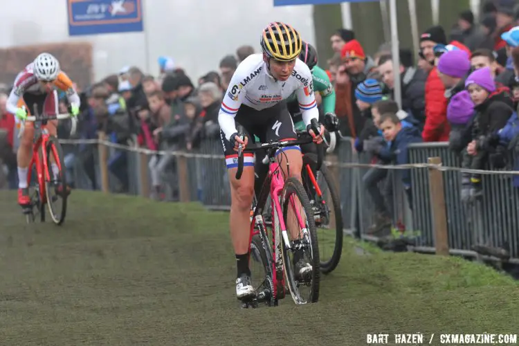 2016 Azencross Elite Women's race. © Bart Hazen / Cyclocross Magazine