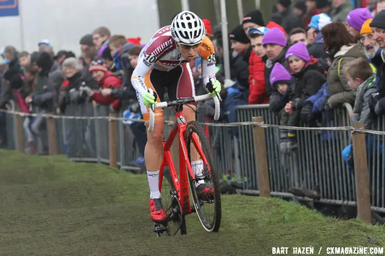 2016 Azencross Elite Women's race. © Bart Hazen / Cyclocross Magazine