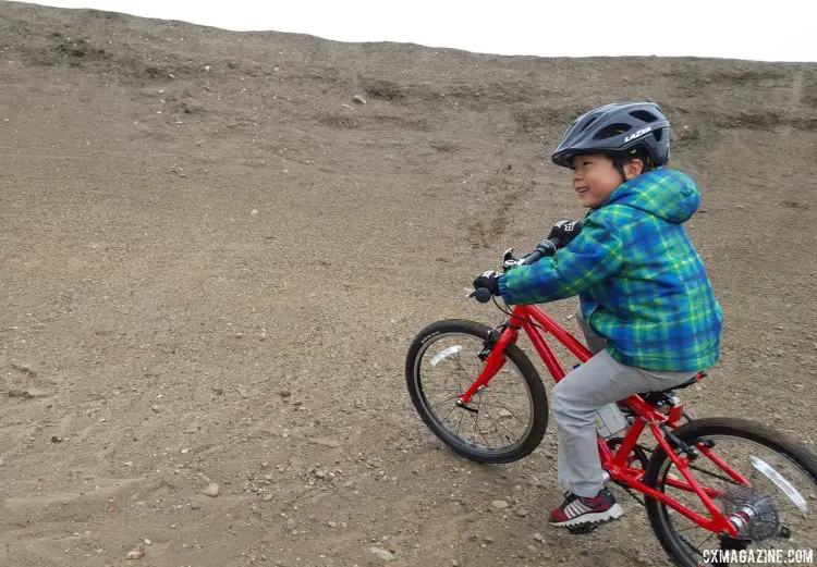 The Islabikes Beinn 20" bike is at home on the dirt right out of the box. © Cyclocross Magazine