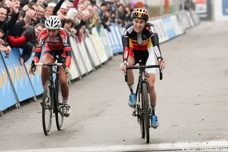 Sanne Cant sprinted through the line and didn't celebrate on her way to narrowly winning the 2016 Soudal Scheldecross women's race. Antwerp. © B. Hazen / Cyclocross Magazine