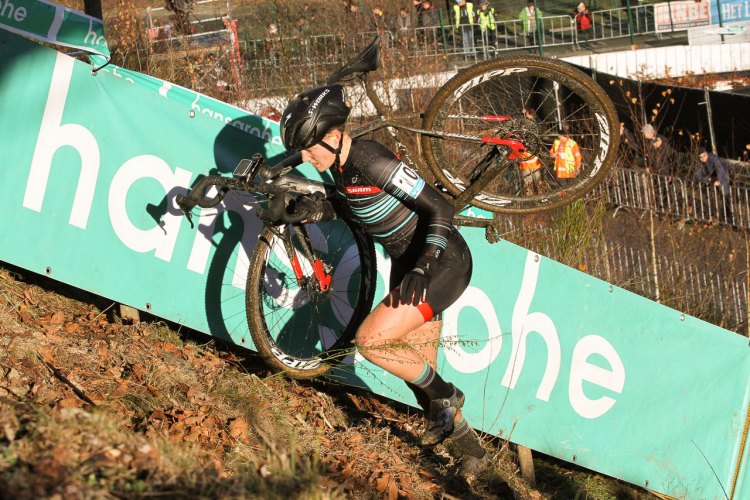 Elle Anderson scales the run-up and finished fifth. 2016 Hansgrohe Superprestige Spa-Francorchamps Women. © B. Hazen / Cyclocross Magazine
