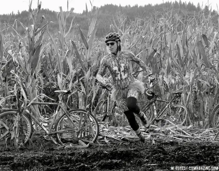 Where's my bike? The fastest runners arrived, only to wonder where their bikes were. 2016 SSCXWC Women's Finals. © M. Estes / Cyclocross Magazine