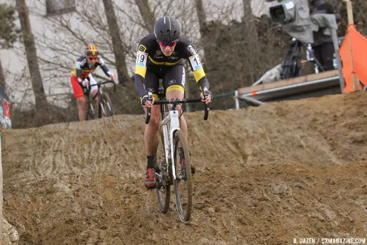 Ellen Van Loy led the early laps. 2016 Heusden-Zolder Cyclocross World Cup, Elite Women. © B. Hazen / Cyclocross Magazine