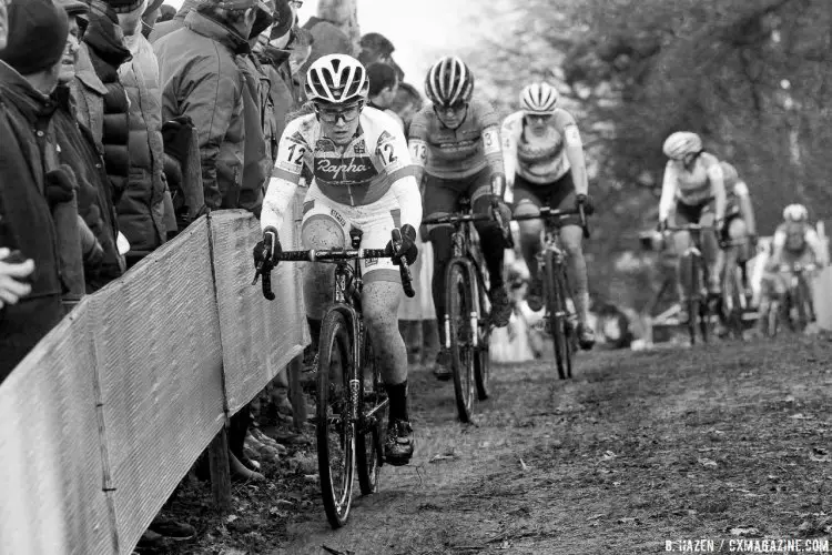 American Ellen Noble had a great race at the 2016 Zolder World Cup, finishing top 20 - Elite Women. © B. Hazen / Cyclocross Magazine