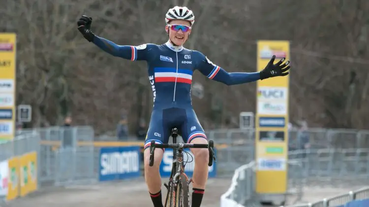 France's Antoine Benoist wins the 2017 Fiuggi UCI Cyclocross World Cup. Junior Men. Italy. © C. Jobb / Cyclocross Magazine