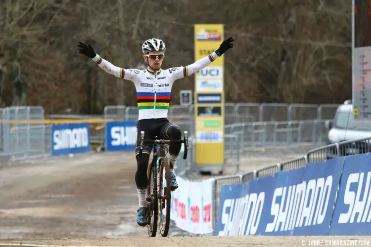 Eli Iserbyt does his rainbow stripes proud in Italy, winning the 2017 Fiuggi UCI Cyclocross World Cup. U23 Men. Italy. © C. Jobb / Cyclocross Magazine