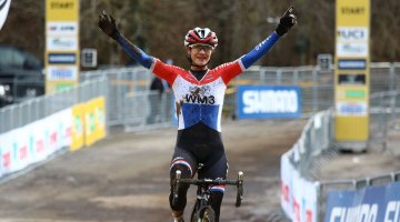 Dutch Champion Marianne Vos continues her winning ways. 2017 Fiuggi UCI Cyclocross World Cup Women's Race. Italy. © C. Jobb / Cyclocross Magazine