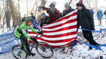 Hyde riding towards his first Stars ’n’ Stripes. 2017 Cyclcross National Championship, Elite Men. © C. Fegan-Kim / Cyclocross Magazine