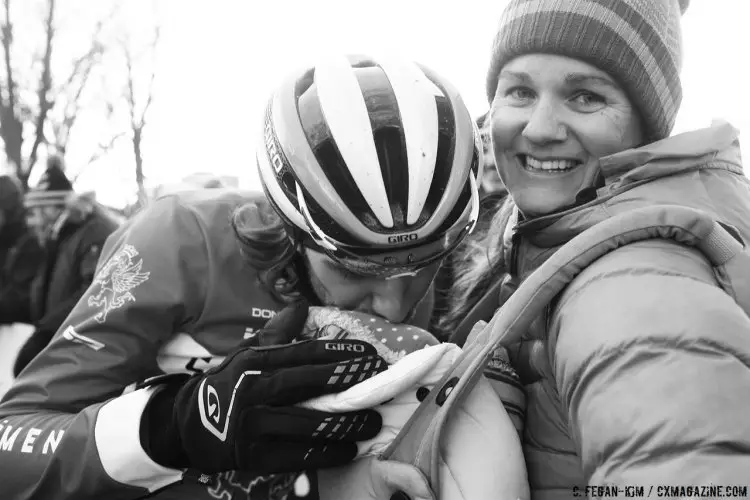 Jamey Driscoll gives his baby daughter a kiss at the finish line. 2017 Cyclocross National Championship, Elite Men. © C. Fegan-Kim / Cyclocross Magazine