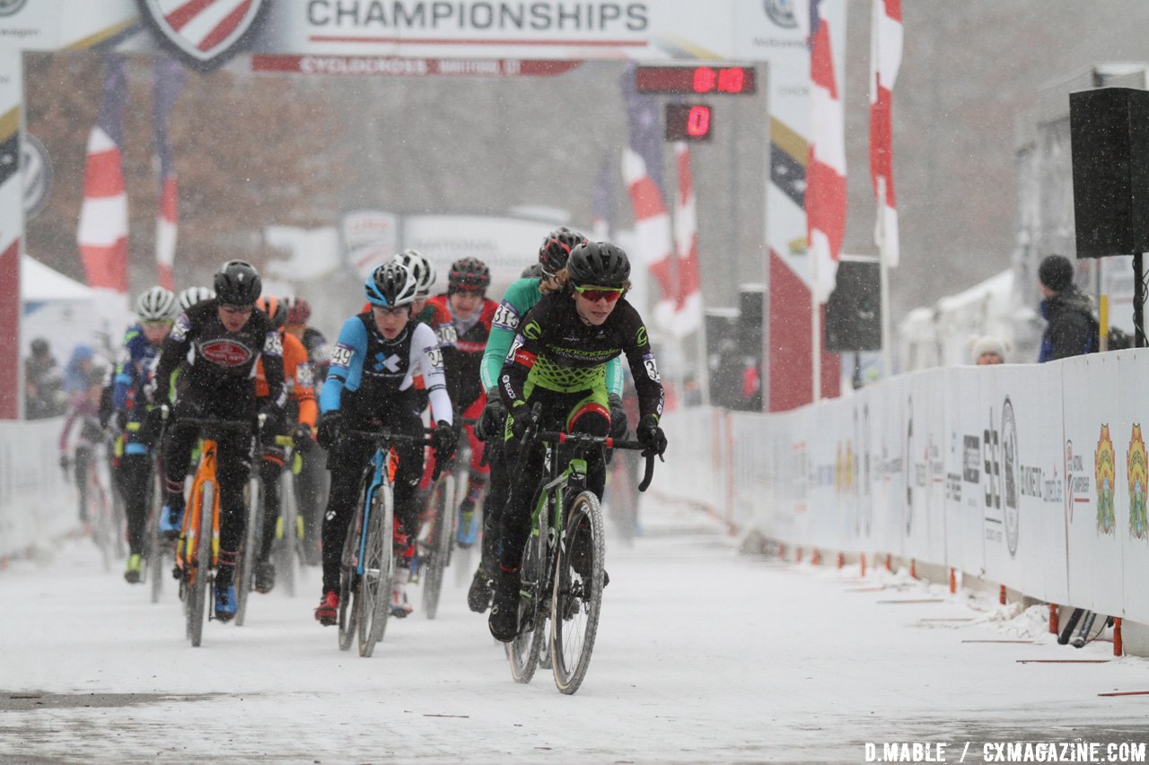 Alex Morton (Cannondale/Cyclocrossworld) leads the charge and takes the holeshot in the Junior Men 15-16 race. © D. Mable / Cyclocross Magazine