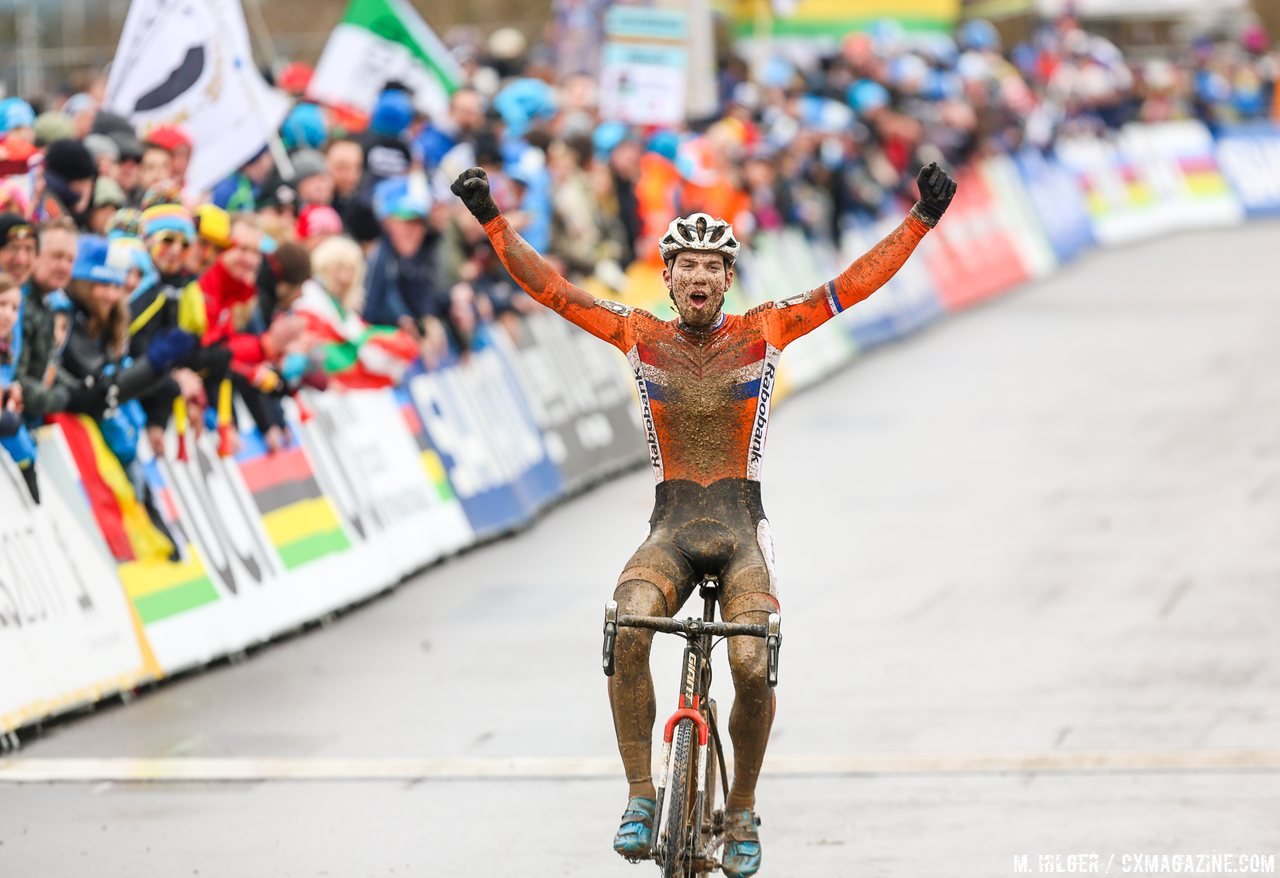 Joris Nieuwenhuis won the 2017 U23 World Championship aboard a Giant TCX. 2017 UCI Cyclocross World Championships, Bieles, Luxembourg. © M. Hilger / Cyclocross Magazine