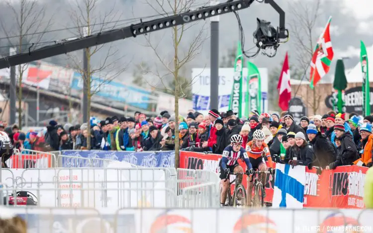 Noble and Worst go one-on-one. U23 Women, 2017 UCI Cyclocross World Championships, Bieles, Luxembourg. © M. Hilger / Cyclocross Magazine