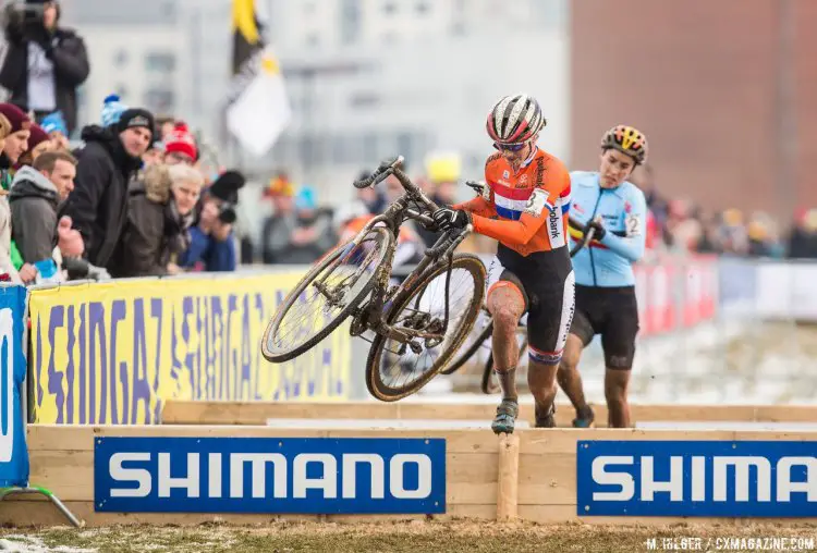 The final two in their epic dual. Marianne Vos leads Sanne Cant. 2017 UCI Cyclocross World Championships, Bieles, Luxembourg. © M. Hilger / Cyclocross Magazine