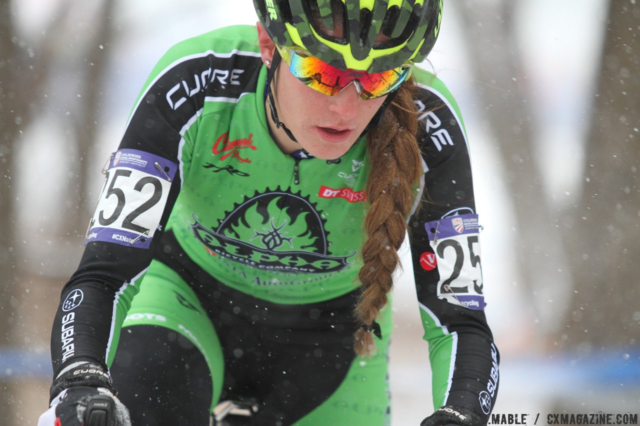 Katie Clouse (Alpha Bicycle Co. - Vista Subaru) storms after Petra Schmidtmann, overcoming her slow start for the win. © D. Mable / Cyclocross Magazine