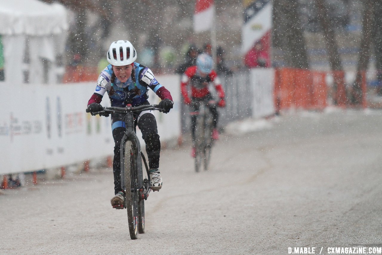 Kaya Musgrave (Avout Racing) from Littleton, CO won a close race with her fellow Coloradan (and good friend) Haydn Hludzinski (Boulder Junior Cycling) who finished in second. Only two seconds separated them at the finish. 2017 Cyclocross National Championships, Junior Women 11-12. © D. Mable / Cyclocross Magazine