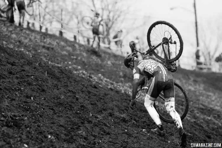 The mud was very slippery and this run-up challenged racers all day. Collegiate Men Varsity - Hartford, CT. © A. Yee / Cyclocross Magazine