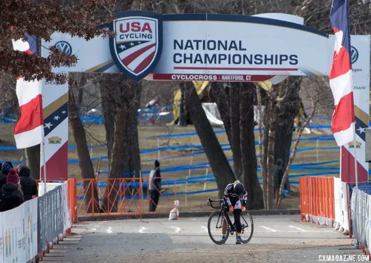 Sydney Guagliardo makes some adjustments over the finish line. 2017 Cyclocross National Championships, Masters Women 35-39. © A. Yee / Cyclocross Magazine