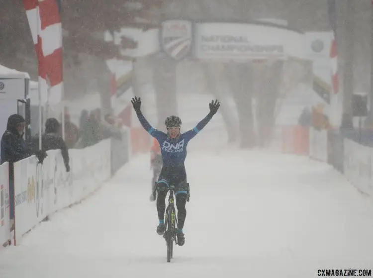 Melinda McCutcheon wins a thriller. 2017 Cyclocross National Championships, Singlespeed Women. © A. Yee / Cyclocross Magazine