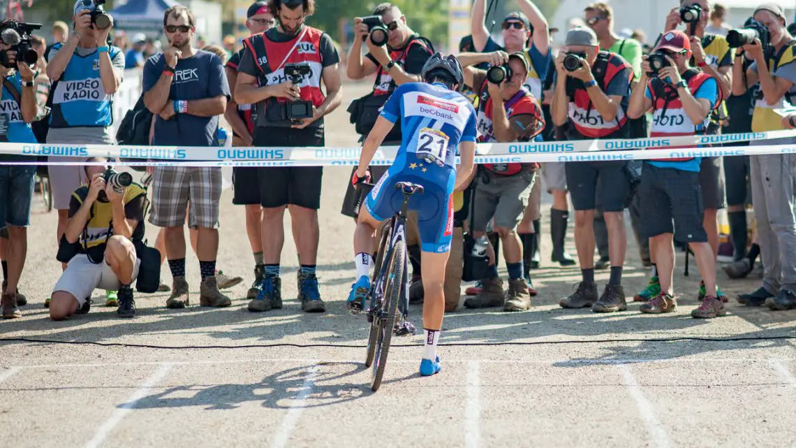 Sanne Cant started the 2016 Jingle Cross World Cup as the first call-up but suffered to a 13th place. © A. Yee / Cyclocross Magazine