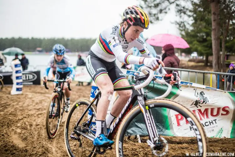 Sanne Cant leads Laura Verdonschot with Maud Kaptheijns hiding out back. 2017 Krawatencross, Lille. © M. Hilger / Cyclocross Magazine