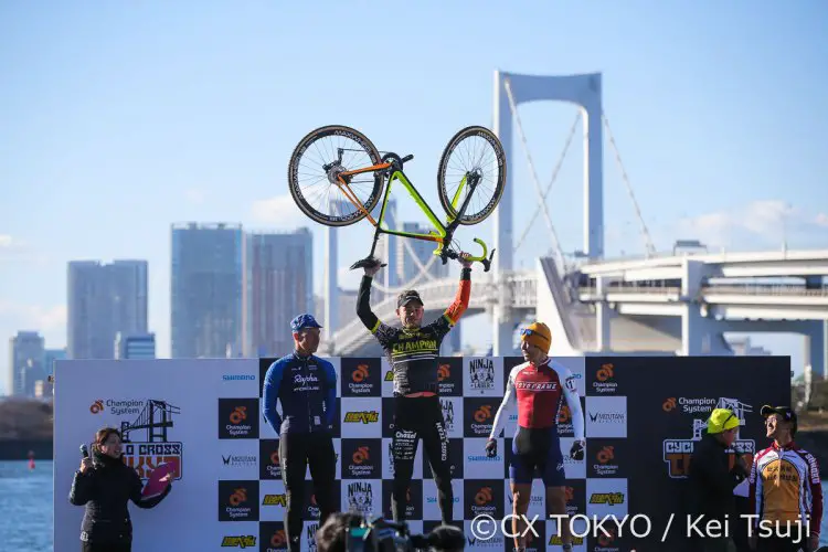 Steve Chainel is victorious over Powers and Takenouchi. 2017 CX Tokyo. © Kei Tsuji