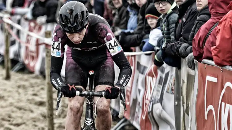 Thomas Mein of the Belgian CX Project racing to the front. © Alan Draffan