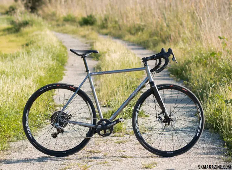 The Quiver Disc demonstrates Fyxation is serious about getting out of the urban environment, and it does well exploring outside the beaten path. You'll want bigger rubber for rockier gravel or trails. © Cyclocross Magazine