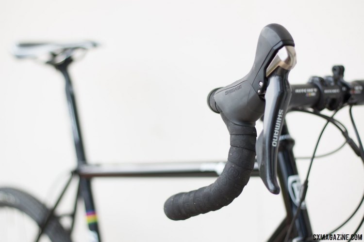 Ritchey black cork bar tape provide plenty of comfort and grip. © Cyclocross Magazine