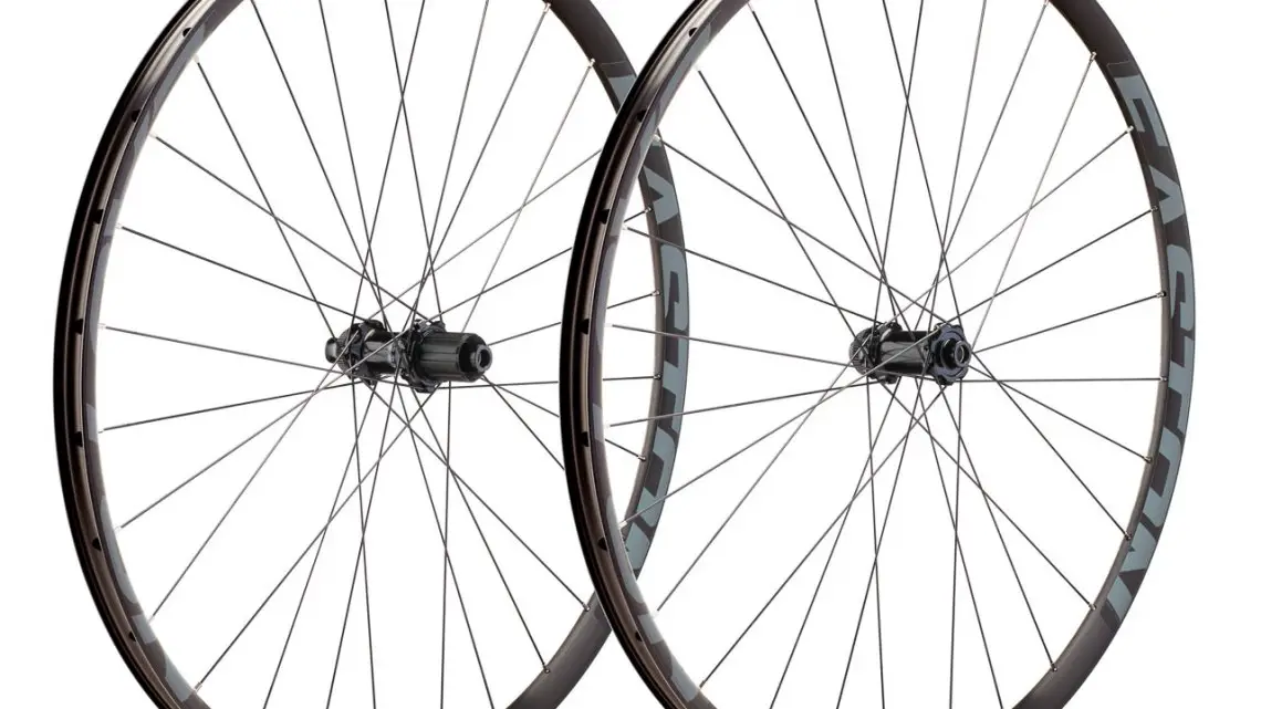 Easton EA70 AX wheelset features 28 spokes, 24mm internal tubeless rims and Centerlock hubs. photo: Sterling Lorence