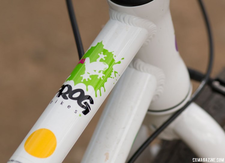 An aluminum frame and fork keeps the platform relatively light. Frog Bikes 55 20" wheel kid's bike. © Cyclocross Magazine