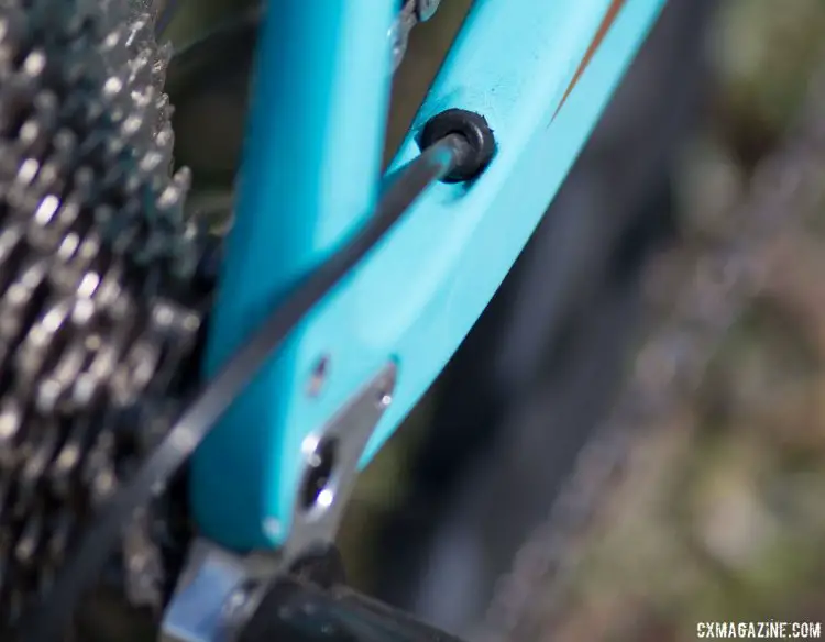 The 2018 carbon Kona Major Jake cyclocross bike featured internal shift and brake cable/wire/hose routing. 2017 Sea Otter Classic. © A. Yee / Cyclocross Magazine